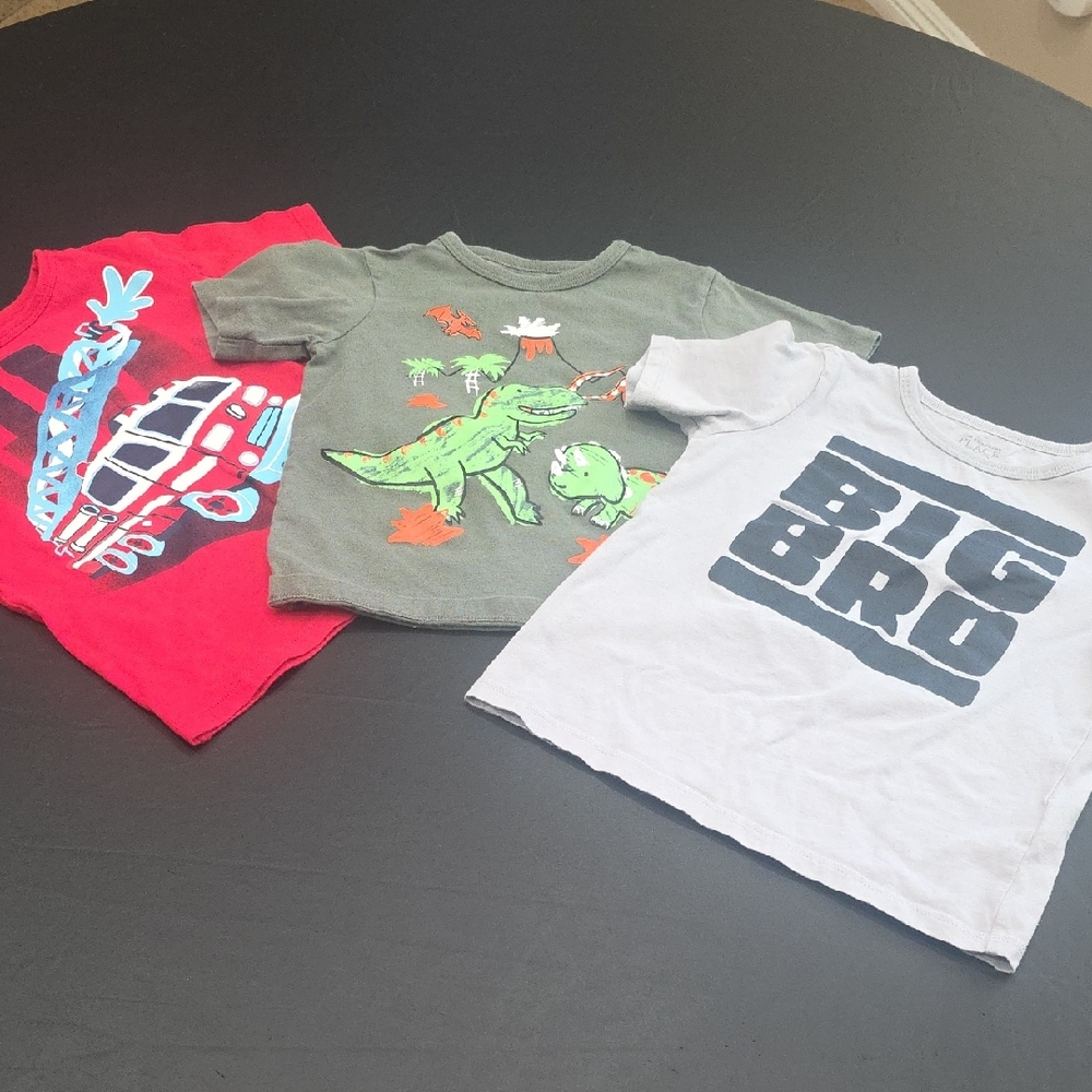 The Children's Place Red, Green, and White Graphic Tees